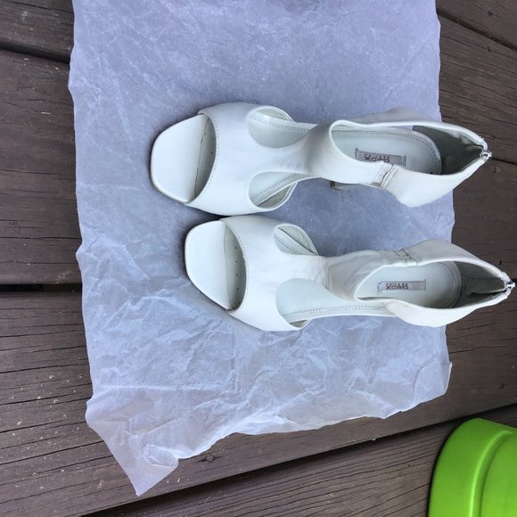 GEOX sandels  US size 6 , 4 in heel , used it once - Picture 1 of 4